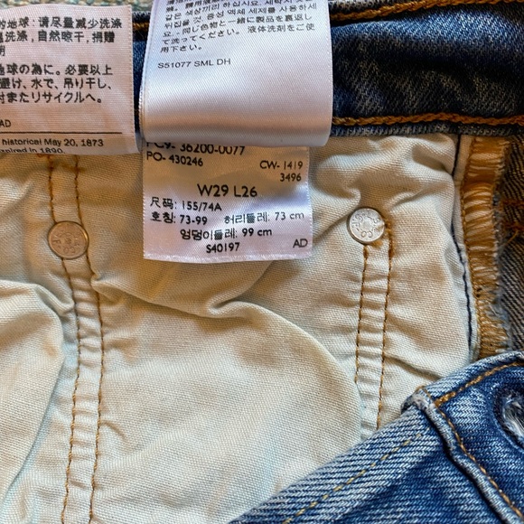 Levi’s 501 Crop - Med Blue - Picture 4 of 11